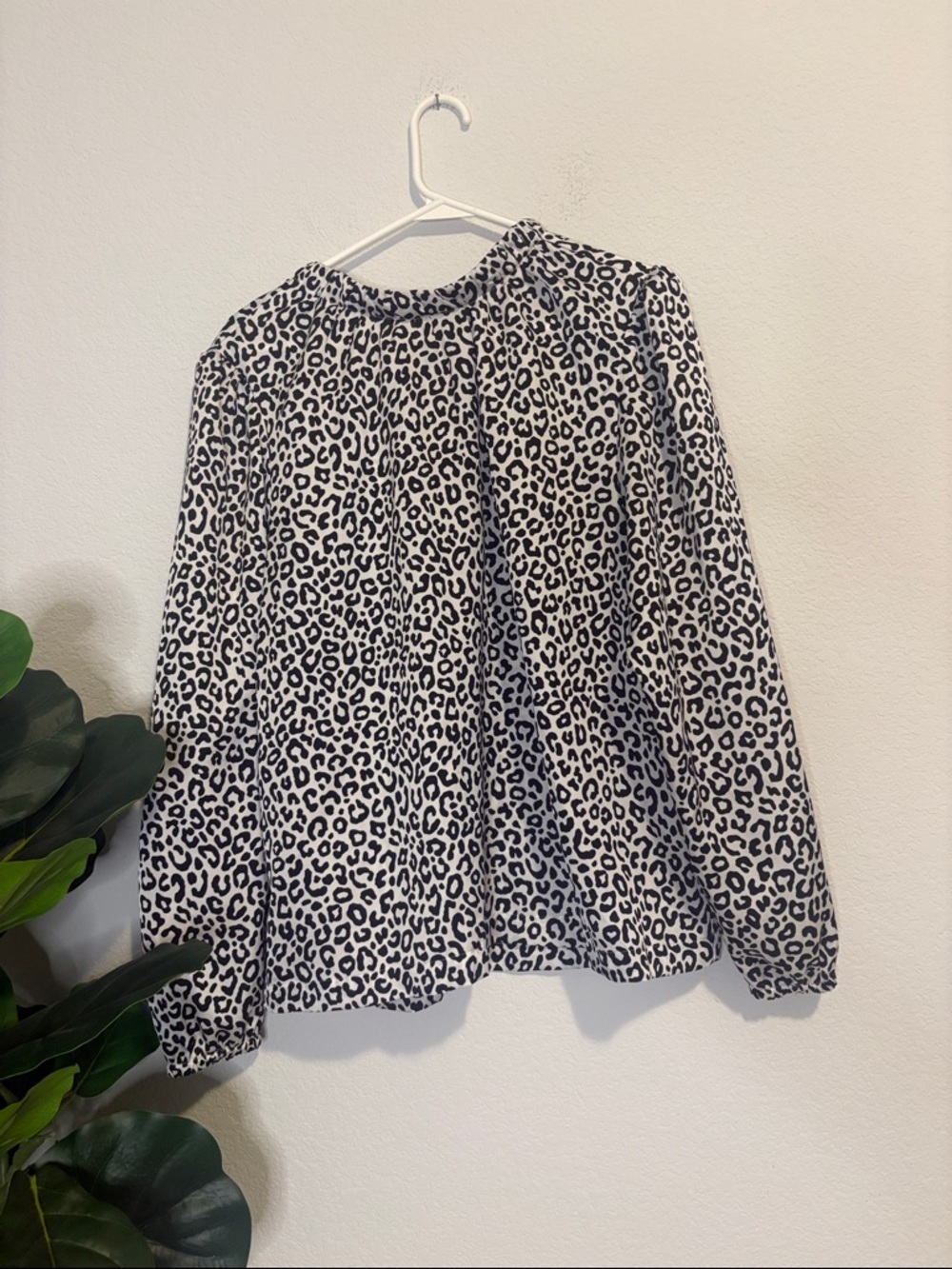 Ann Taylor Black & White Leopard Print Blouse with bow on back M